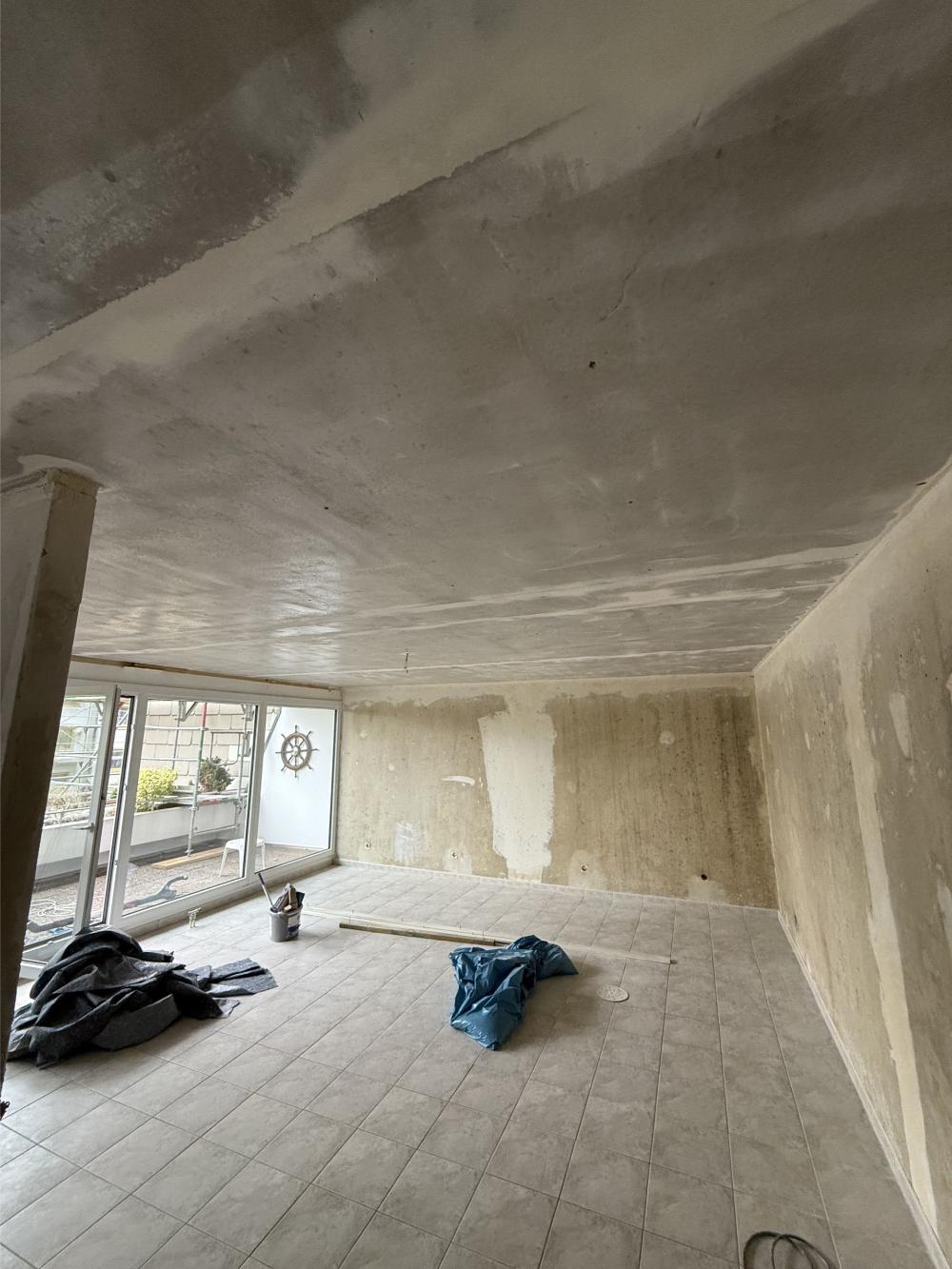 Raucherwohnung in Duisburg vor der Sanierung